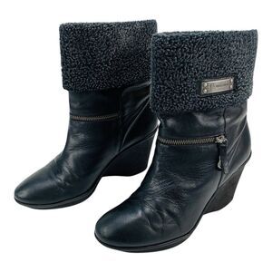 B. MAKOWSKY NANCY Black LEATHER MID CALF FUR CUFFED WEDGE BOOTS Size 7 **FLAW**